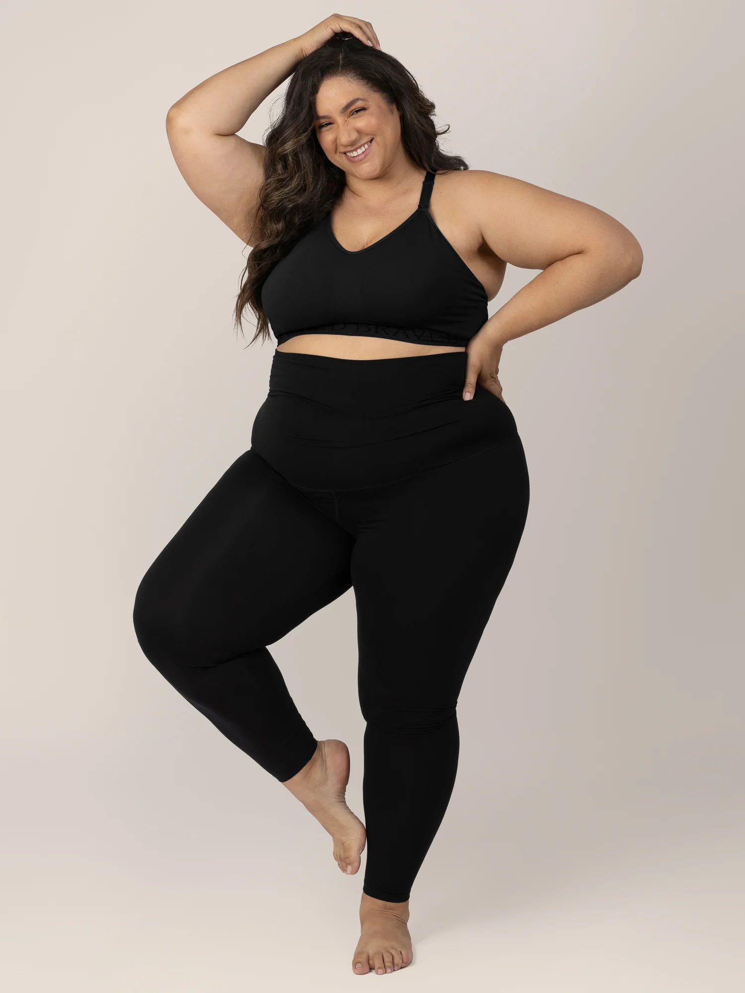 Sublime® Hands-Free Pumping & Nursing Sports Bra | Black - Image 5