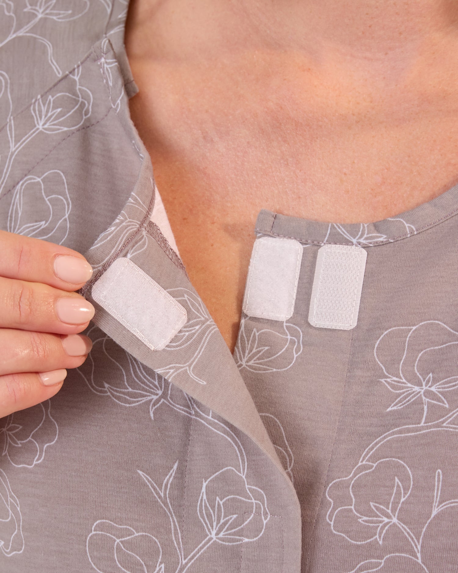 Universal Labor & Delivery Gown | Lilac Bloom - Image 4